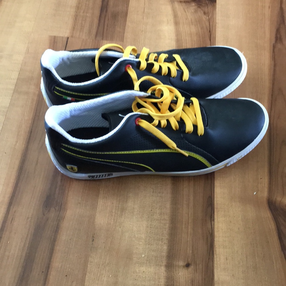 Men’s size 10.5 Puma Ferrari sneakers